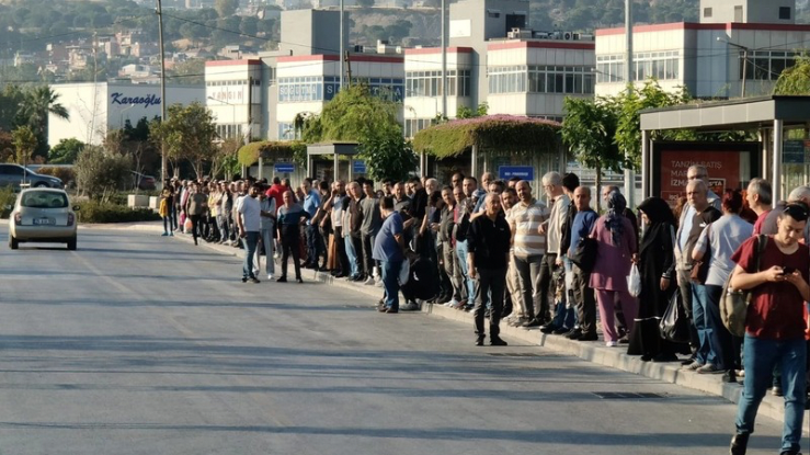 23 bin belediye işçisi grevde: ESHOT seferleri durdu