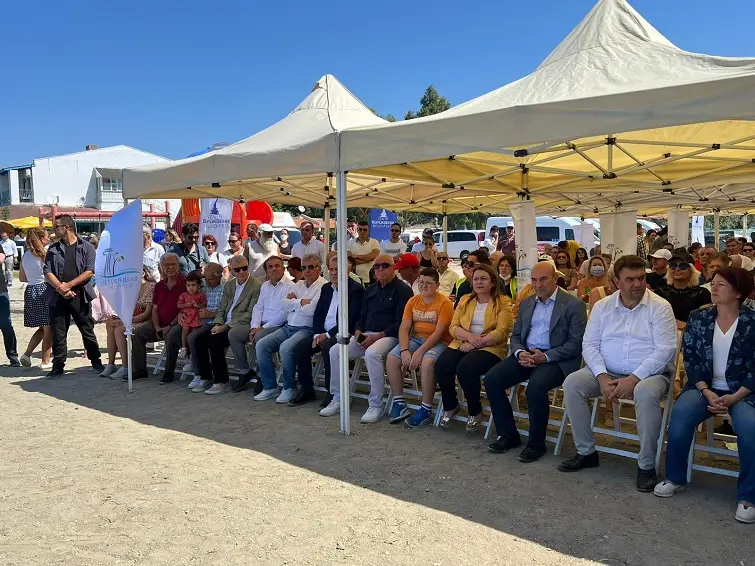 Akarca verilen mücadelenin ardından tekrar mavi bayrağına kavuştu