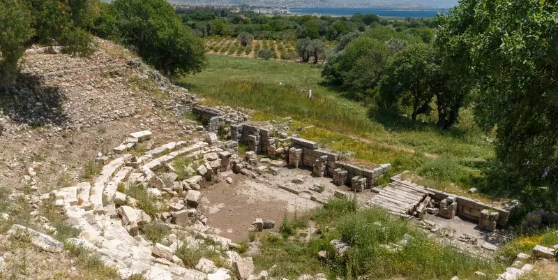 Akarcalılar Derneği’nden Teos için tarihi adım