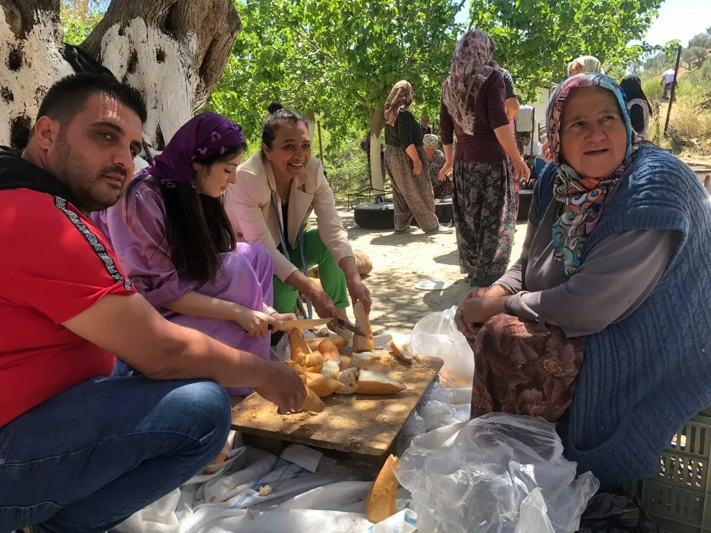 Asırlık Çınar Beyler Köyü’nde şenlikler devam ediyor