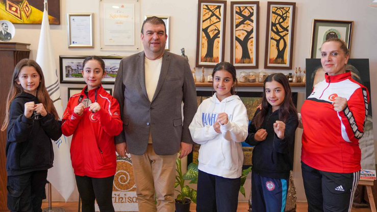 Belinay Saygılı Seferihisar’ı gururlandırdı