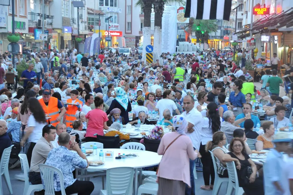 Seferihisar’da Birlik, Beraberlik ve Sevgi Gecesi