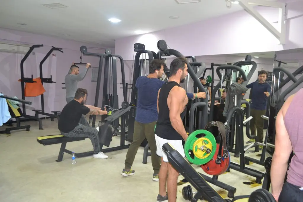 Bu spor salonundan vücut geliştirme şampiyonu çıktı