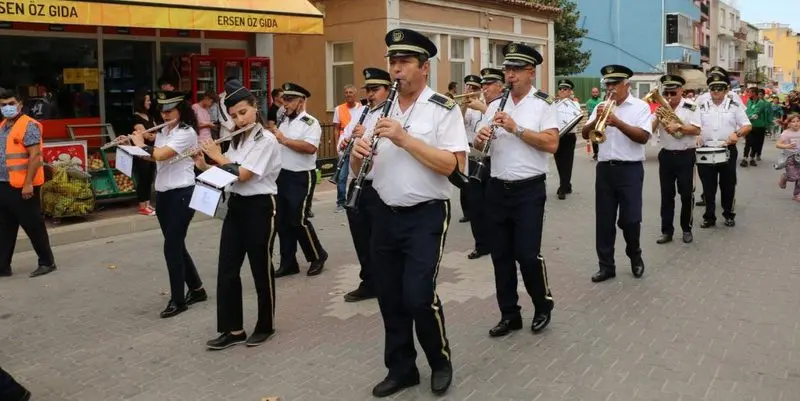 Çanakkale’de Seferihisar Belediye Bandosu rüzgarı esti