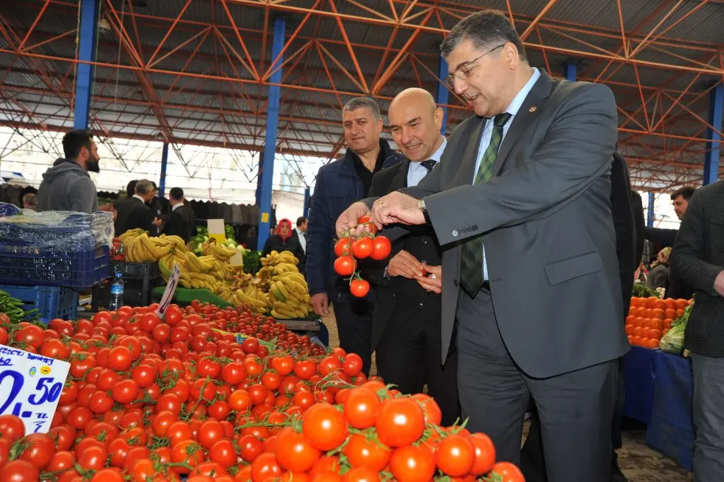 CHP Genel Sekreteri Kamil Okyay Sındır, Seferihisar’ı Ziyaret Etti