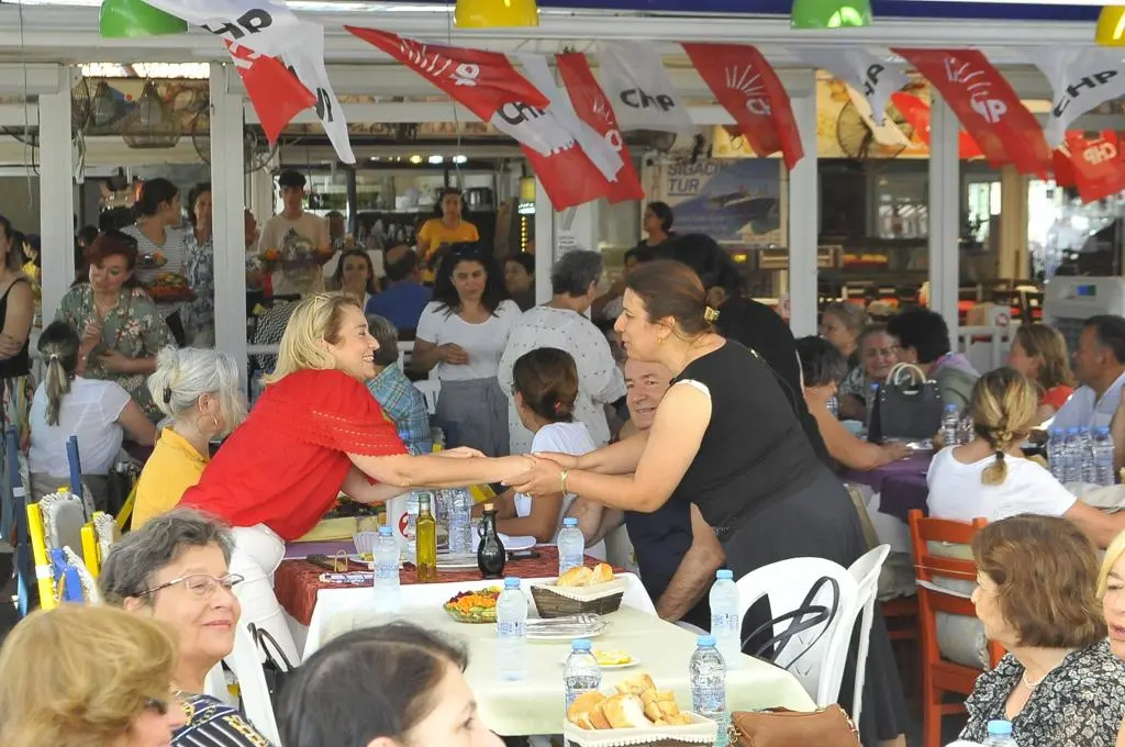 CHP’li kadınlar "Güzel Günlere Merhaba” dedi