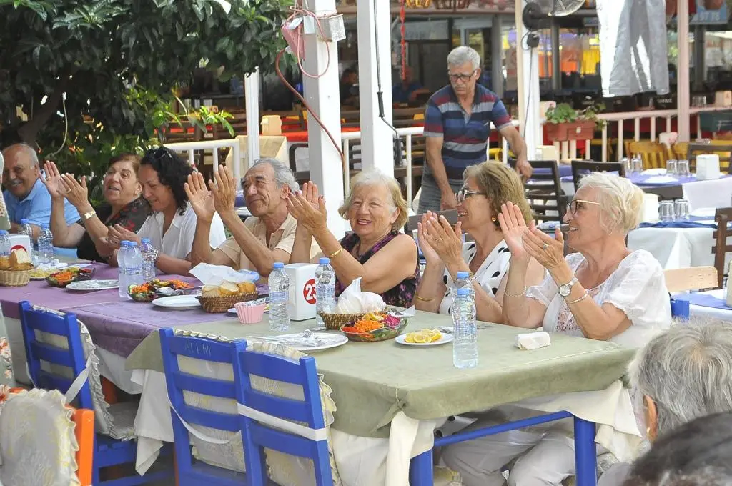 CHP’li kadınlar "Güzel Günlere Merhaba” dedi