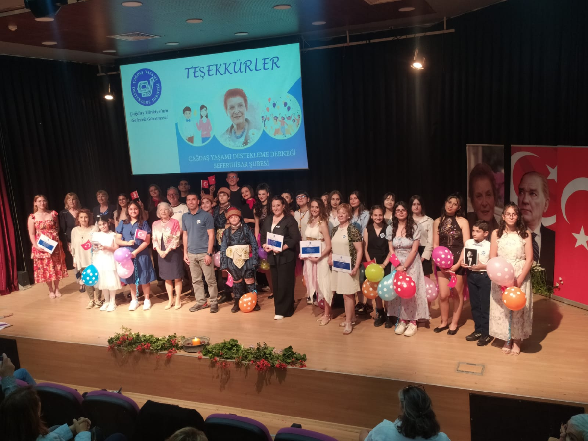 ÇYDD Seferihisar’dan yıl sonu coşkusu: "Eğitim, emek ve çağdaşlık”