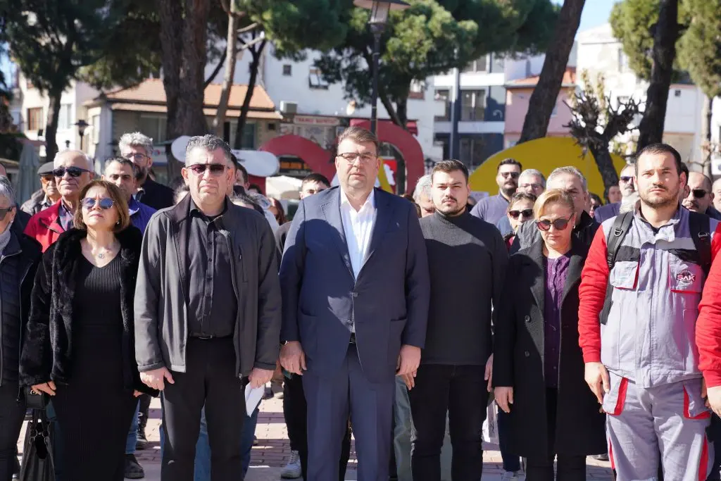 Depremde yitirilen canlar Seferihisar’da anıldı