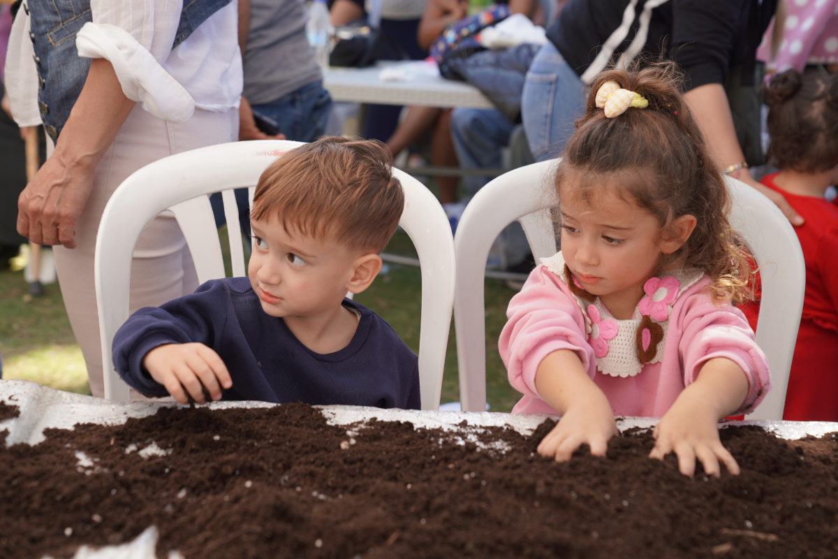 Doğa, çocuk ve sanat buluştu! 5. Seferihisar Çocuk Festivali gerçekleşti!