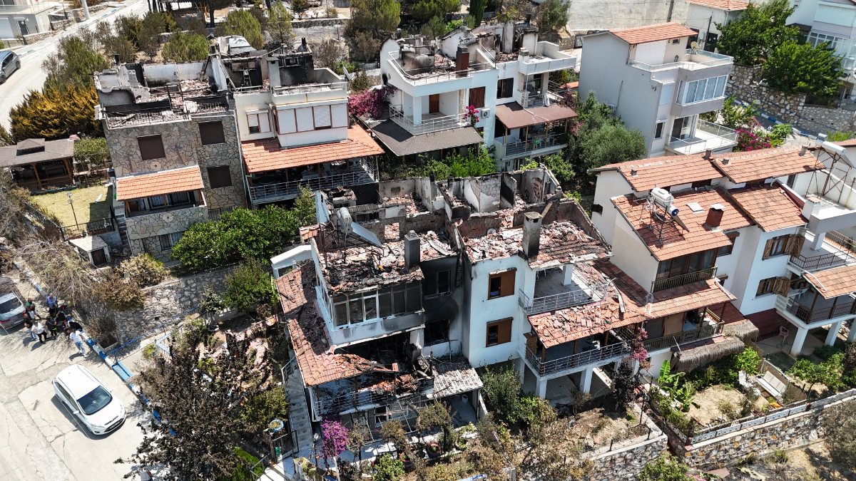 Doğanbey, Orhanlı ve Kavakdere alevlerle savaşıyor