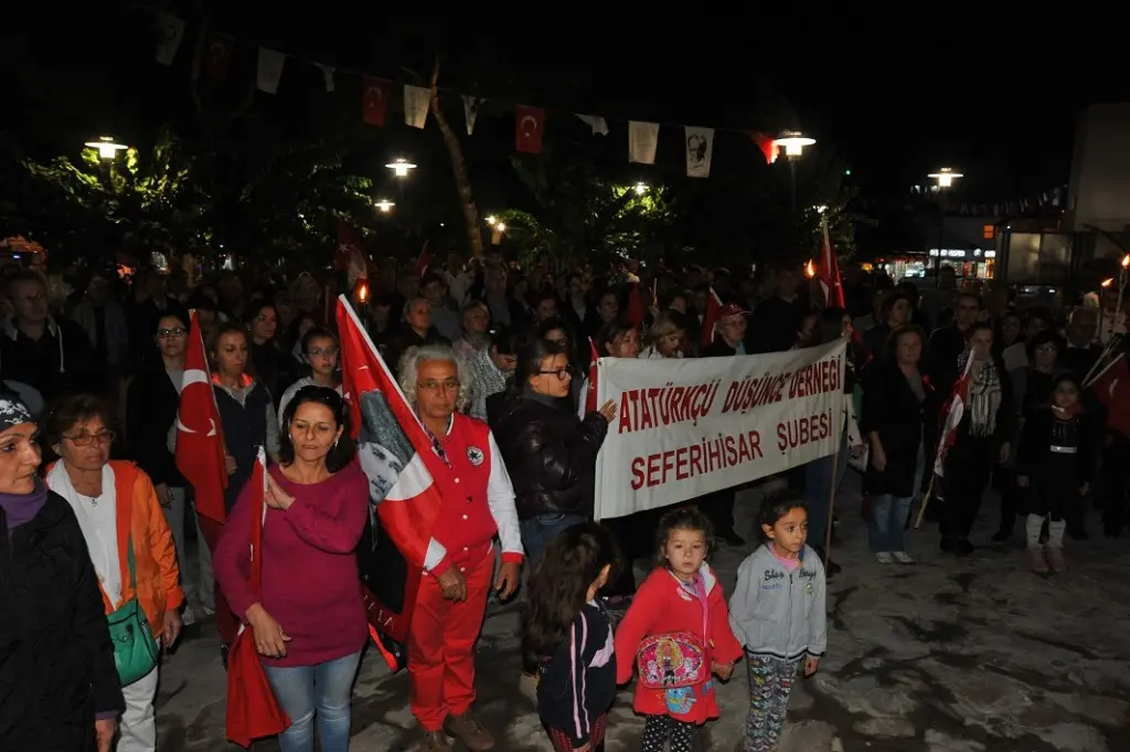 Fener alayına yoğun ilgi