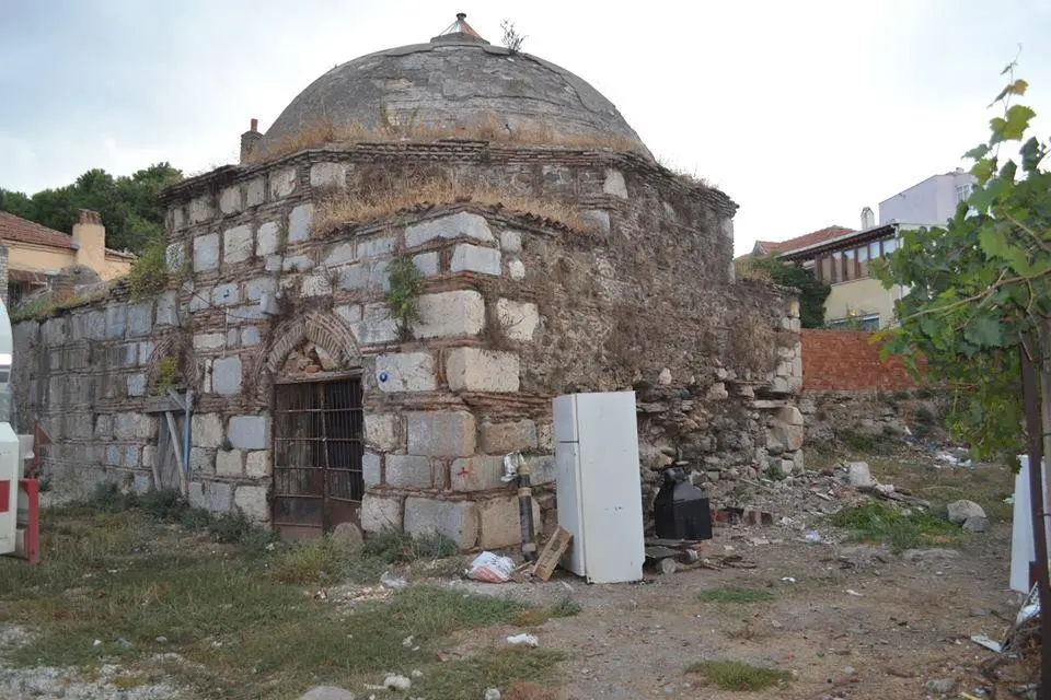 Hıdırlık mahallesinde bulunan tarihi hamam ilgi bekliyor