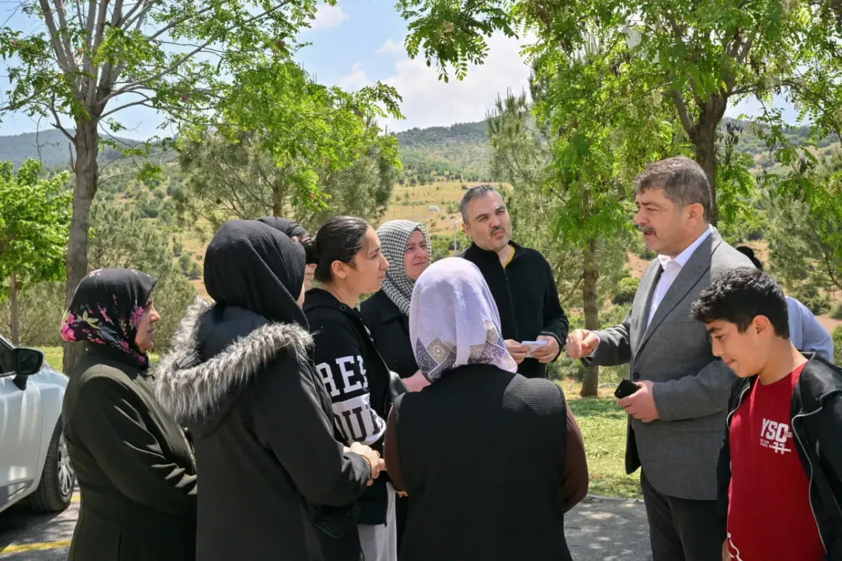 İzmir Büyükşehir Belediyesinin depremzedeleri evlerden çıkarma kararına sert tepki
