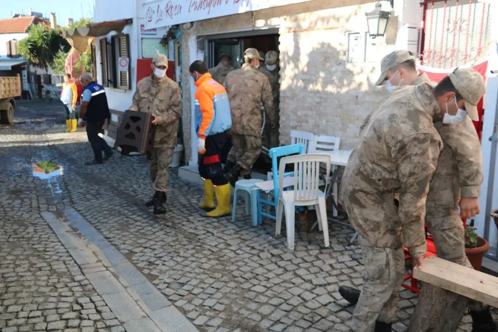 Jandarma’dan yardım seferberliği