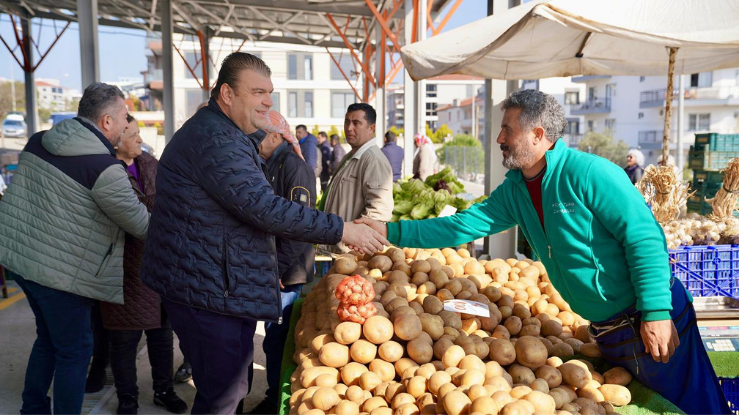 Karakayalar pazar yerinde ilk pazar yapıldı