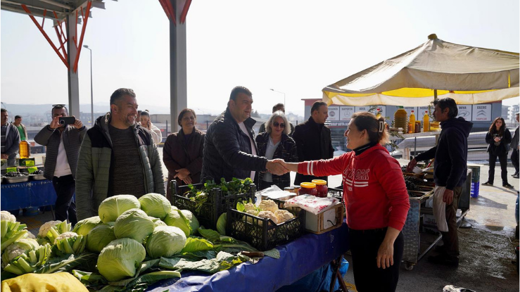 Karakayalar pazar yerinde ilk pazar yapıldı