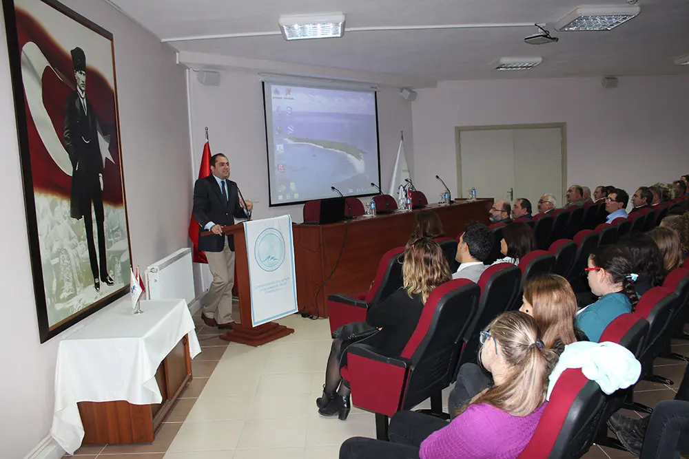 Lise Öğrencileri Üniversitede Atatürk’ü Andı
