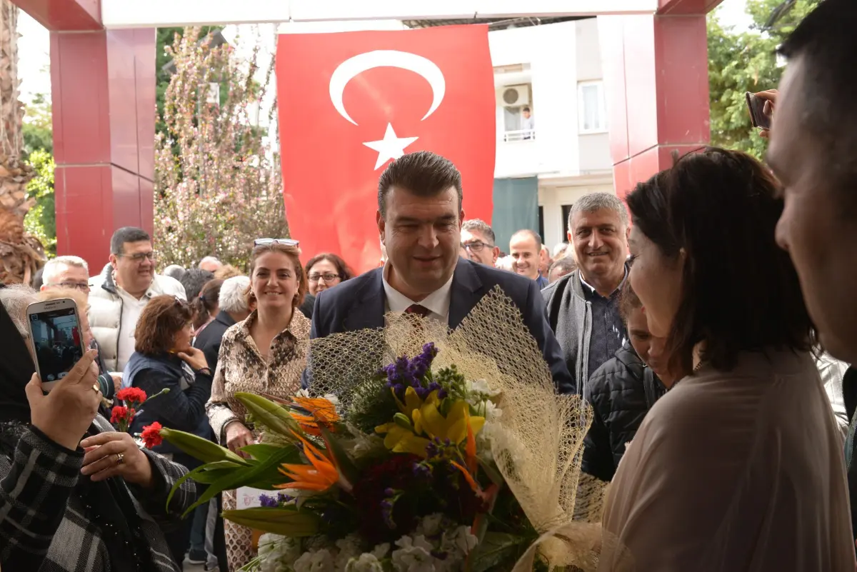 Millet İttifakı adayı İsmail Yetişkin mazbatasını aldı