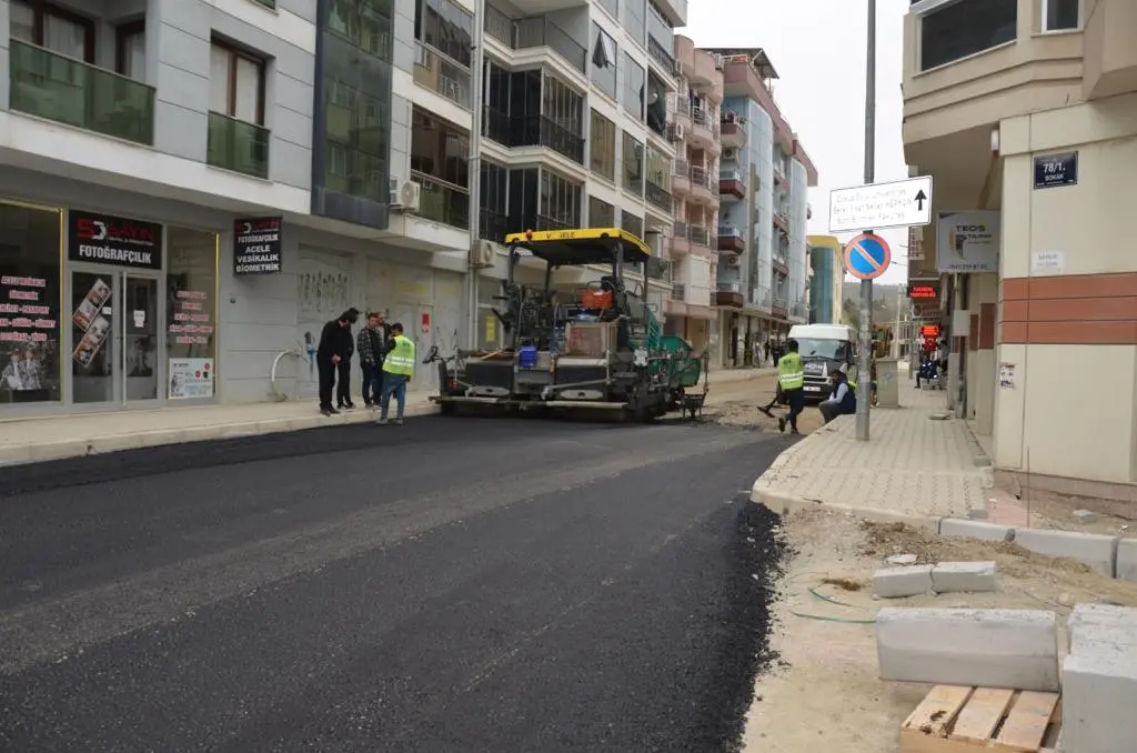 Necat Hepkon Caddesi’ne asfalt döküldü