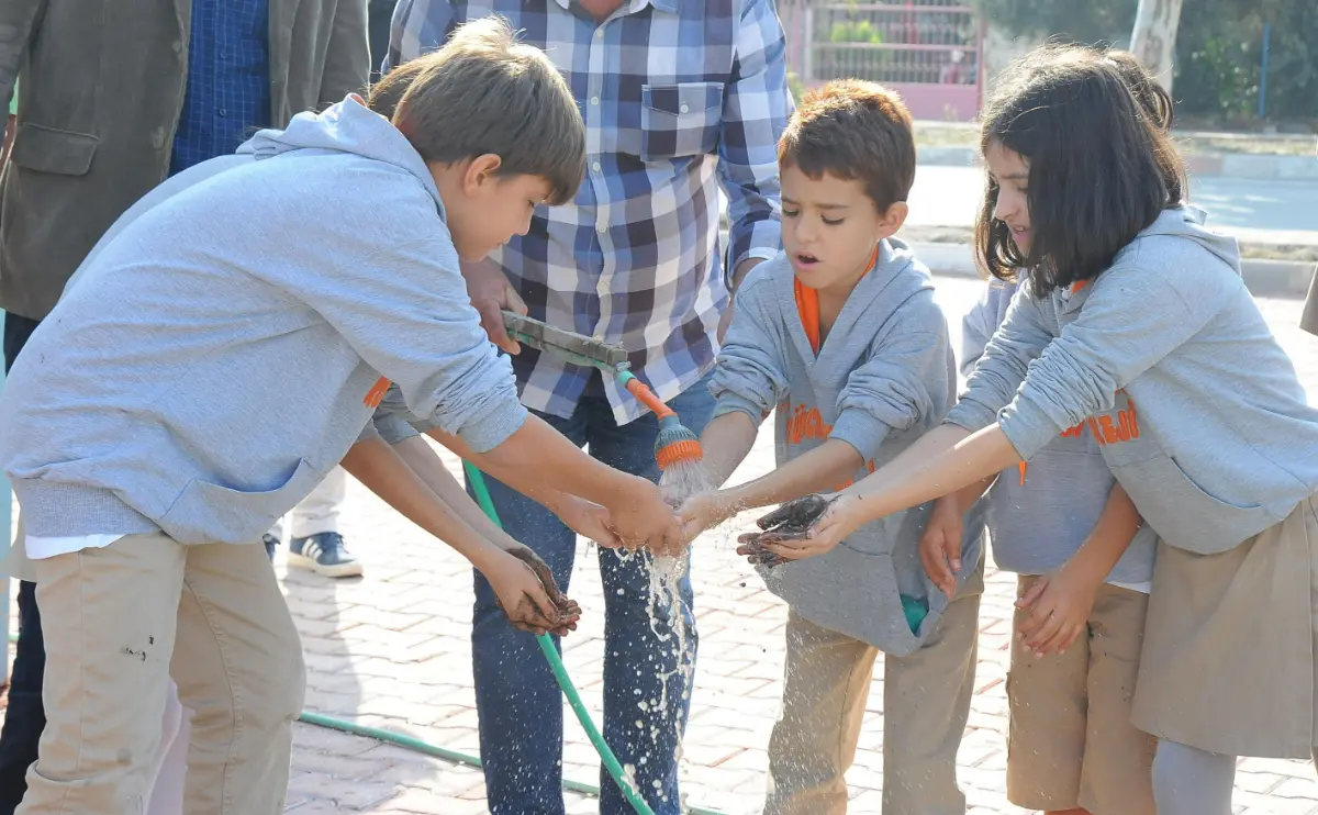 Öğrenciler Toprak ve Yerli Tohumla Buluştu