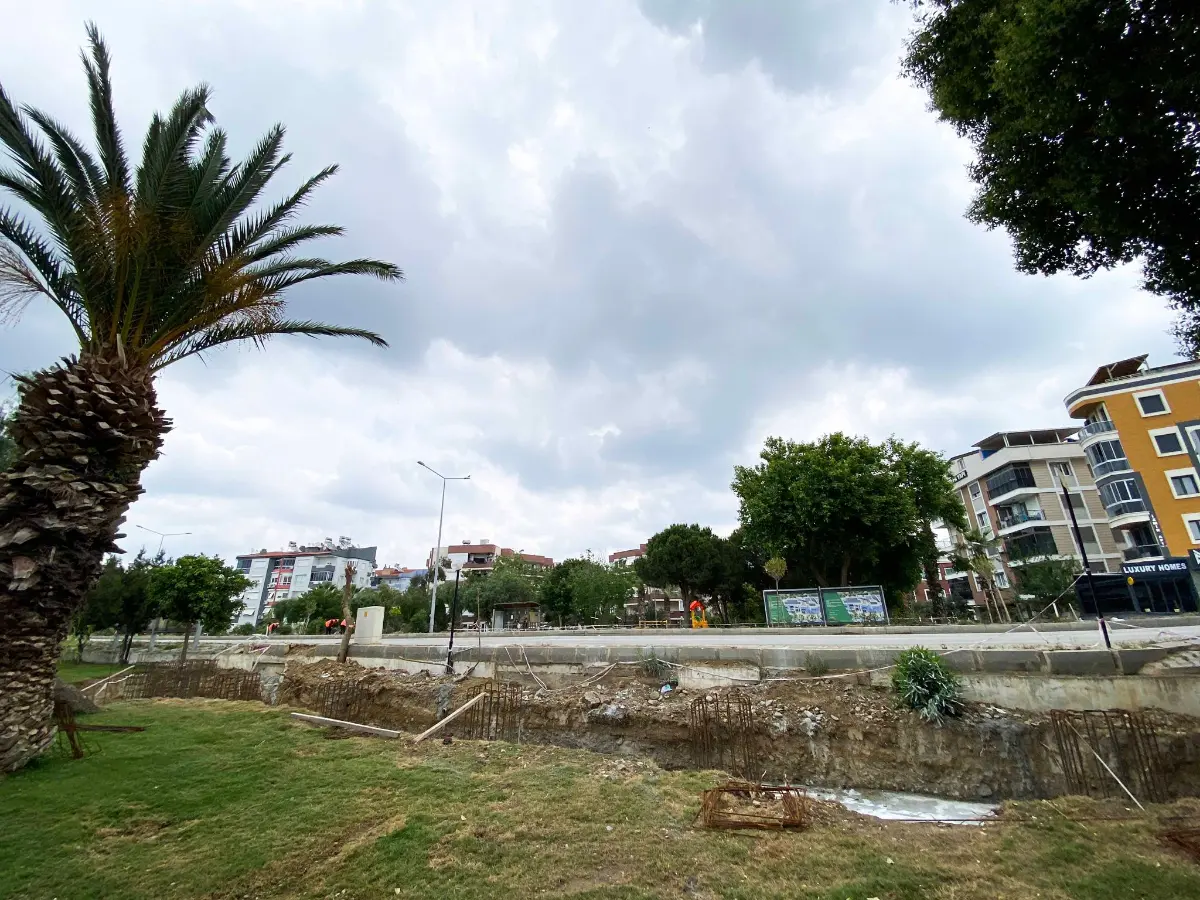 Okullar bölgesine üst geçit müjdesini Başkan Aydın duyurdu