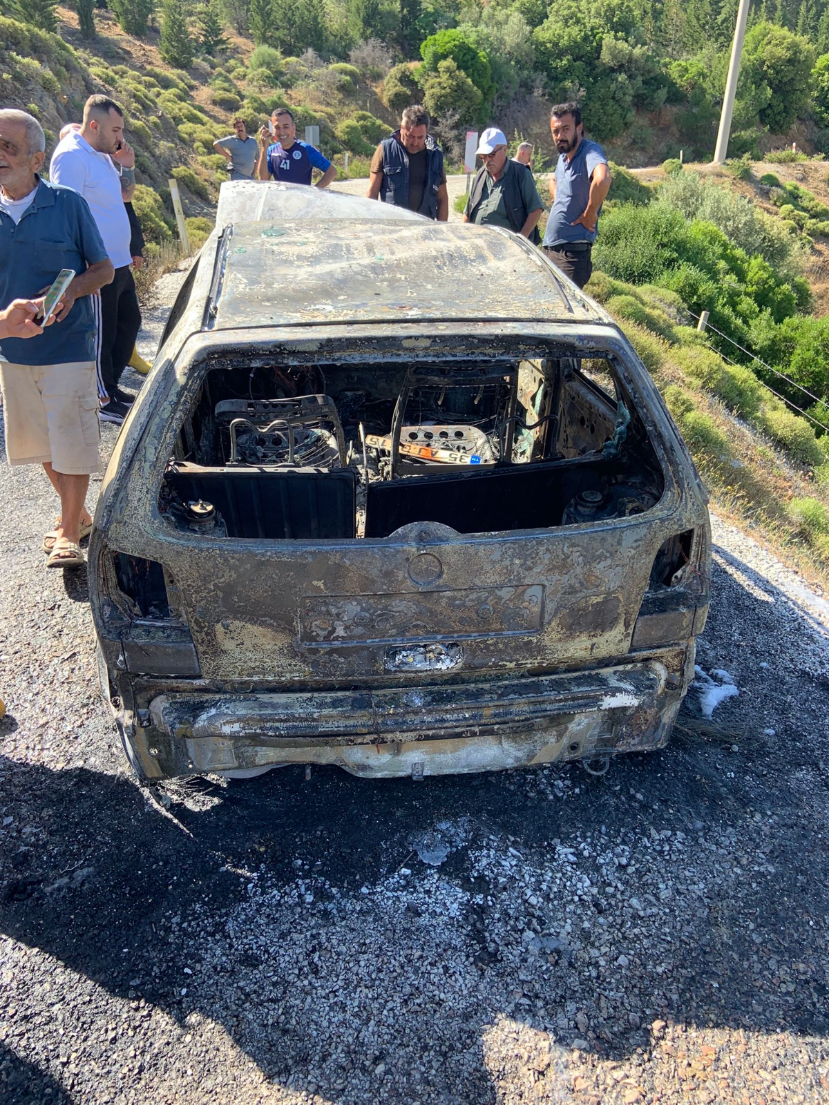 Orhanlı'da araç yangını paniğe neden oldu