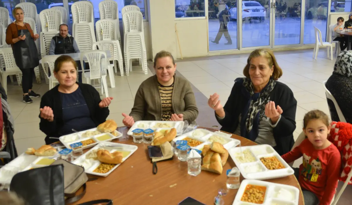 Seferihisar Belediyesi Ramazan boyunca iftar çadırı kuruyor