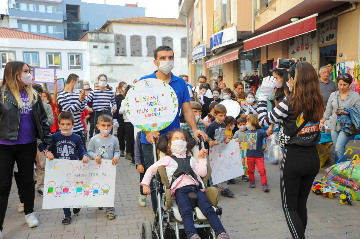 Seferihisar Çocuk Belediyesi’nden Lösev için farkındalık yürüyüşü