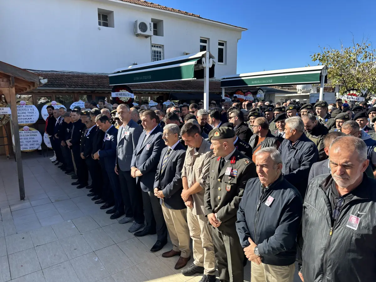 Seferihisar, komutanını ebediyete uğurladı