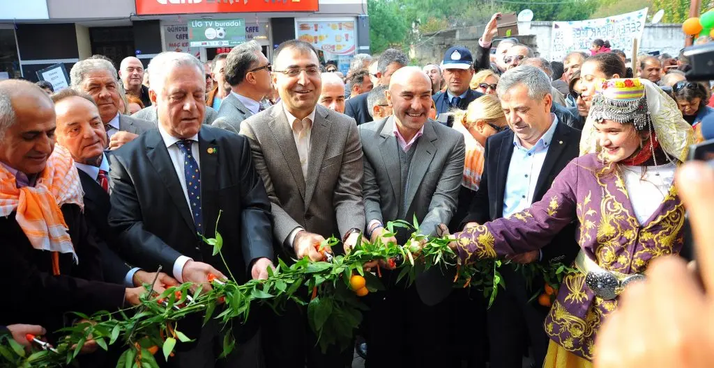 Seferihisar mandalina şenliğine hazır