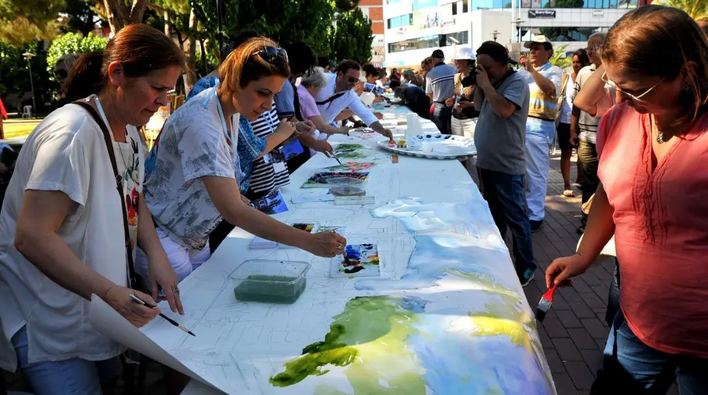 Seferihisar suluboya panolarıyla renklendi