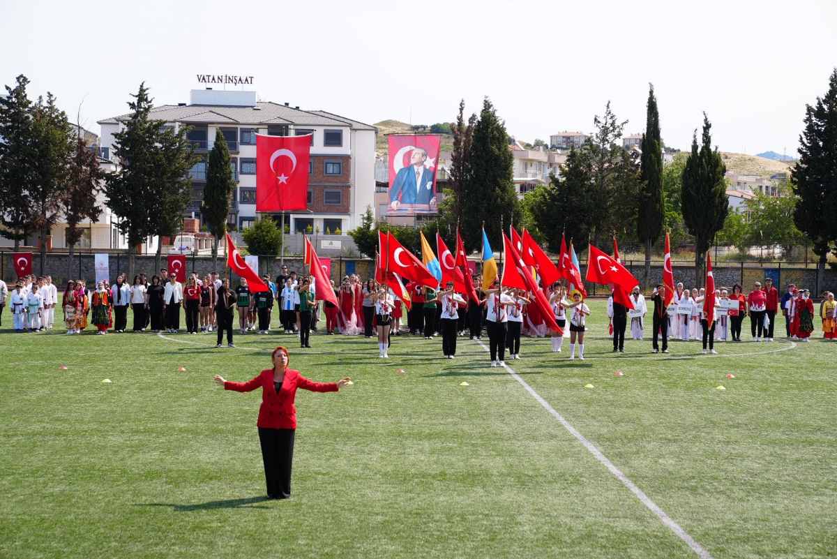 Seferihisar’da 19 Mayıs coşkusu resmi törenle kutlandı