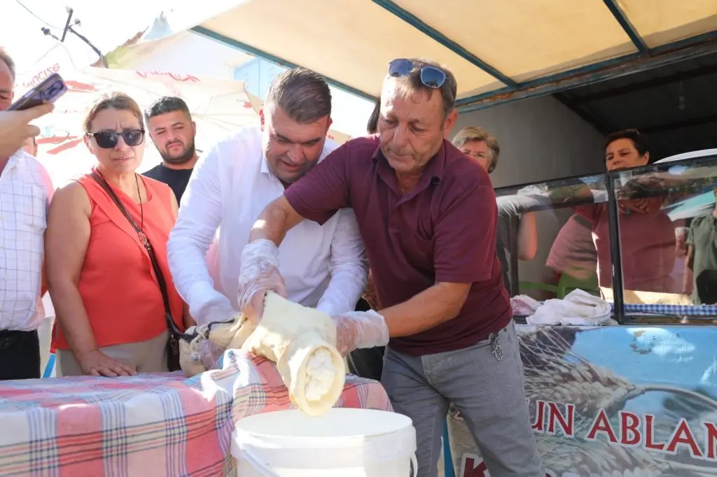 Seferihisar’da Ata Ekmeği ve Armola Pazarı’nda coşkulu kutlama: Karakılçık buğdayı coğrafi işaret aldı