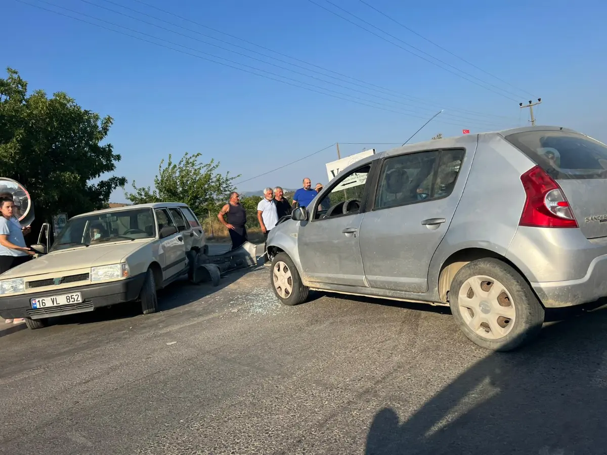 Seferihisar’da maddi hasarlı kaza
