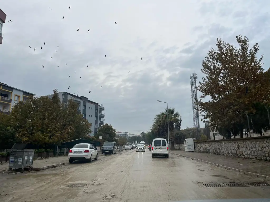 Seferihisar’da yol sorunu devam ediyor! Bu kez adres Temel Cingöz Caddesi