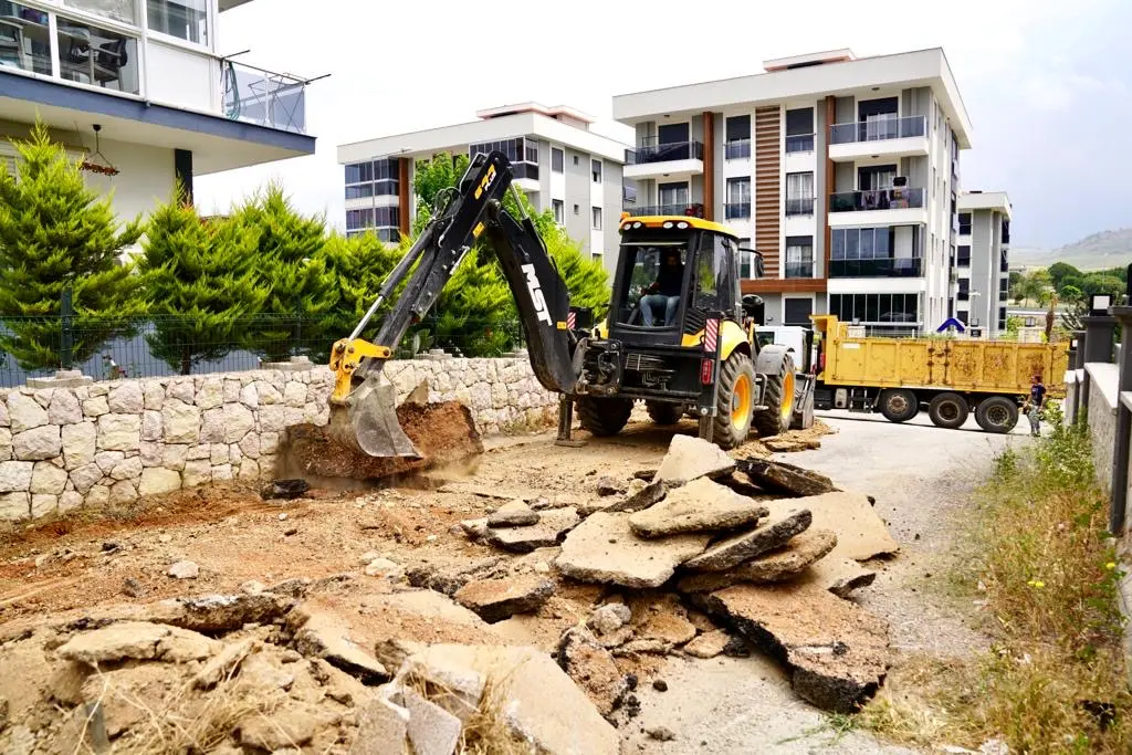 Seferihisar’ın yolları yenileniyor