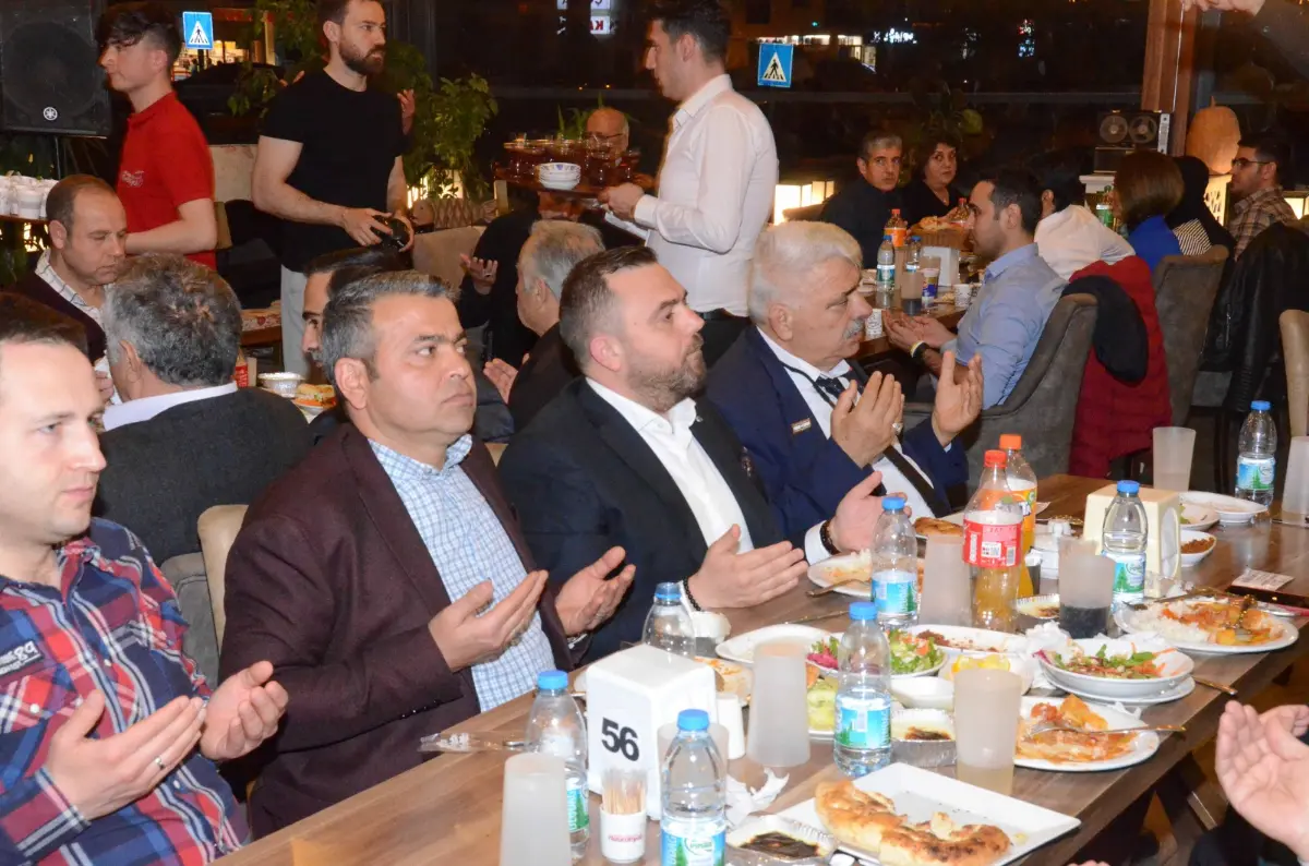 Şehit aileleri ve gaziler onuruna iftar programı düzenlendi