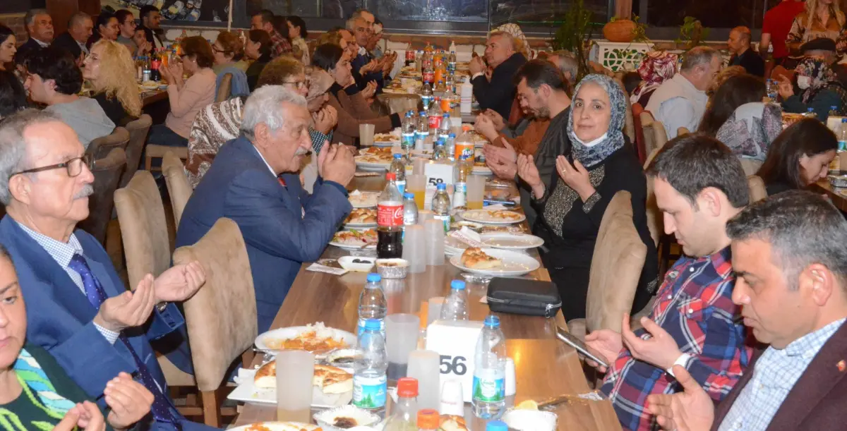 Şehit aileleri ve gaziler onuruna iftar programı düzenlendi