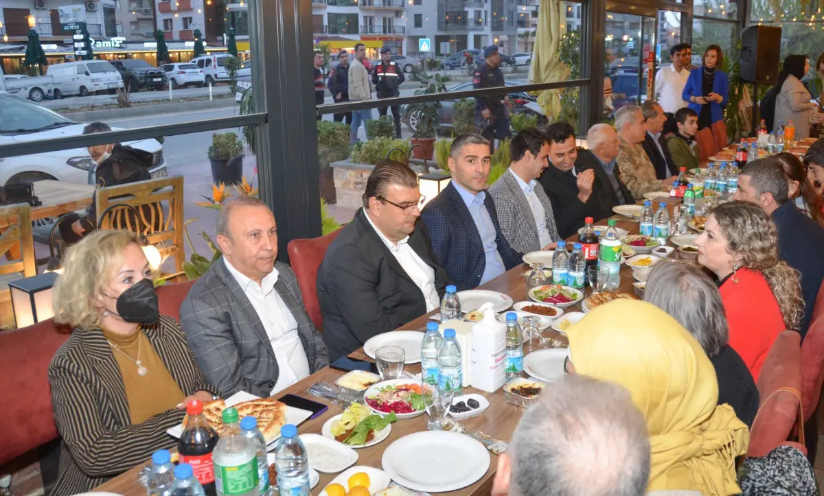 Şehit aileleri ve gaziler onuruna iftar programı düzenlendi