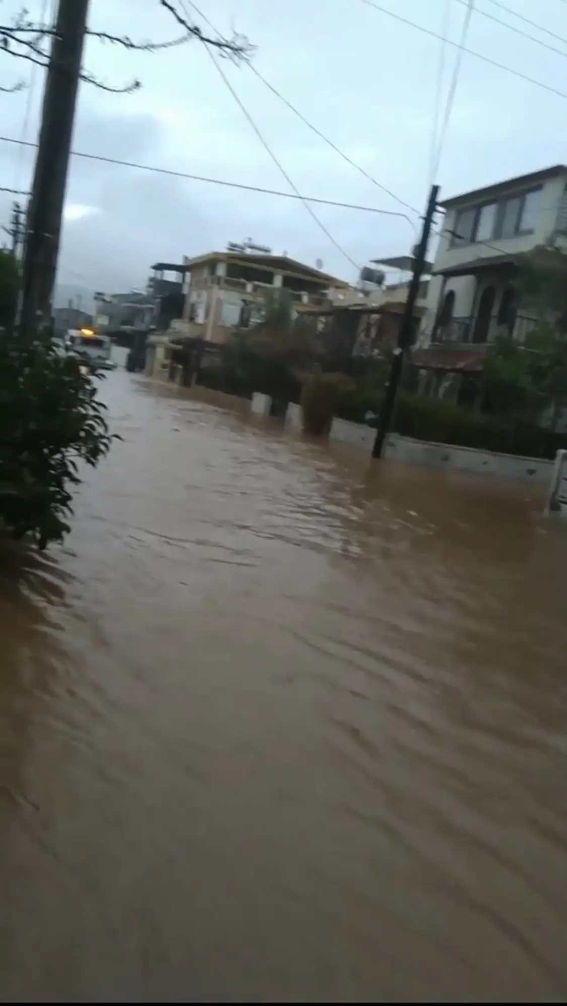 Sel Seferihisar’ı vurdu