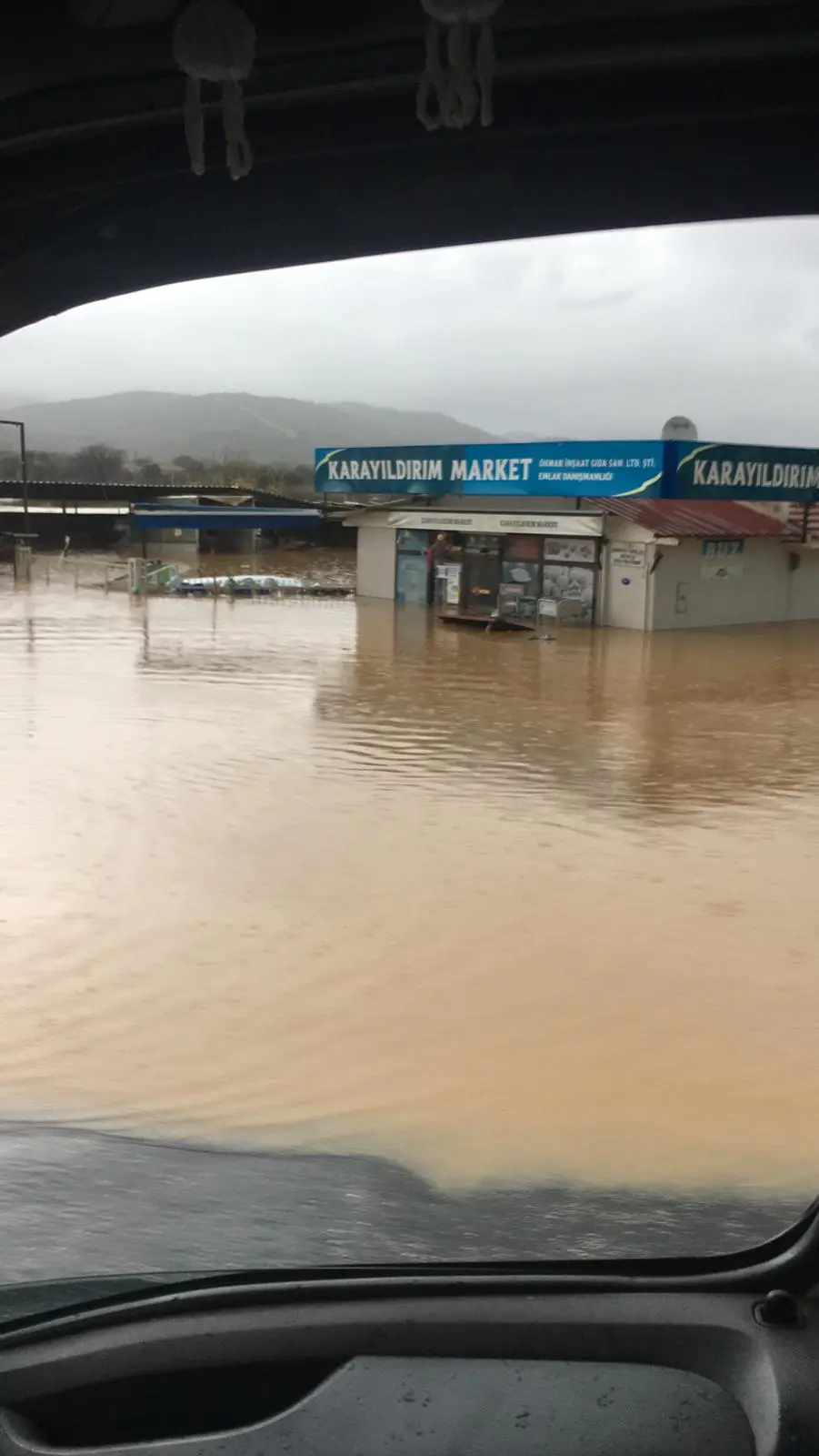 Sel Seferihisar’ı vurdu
