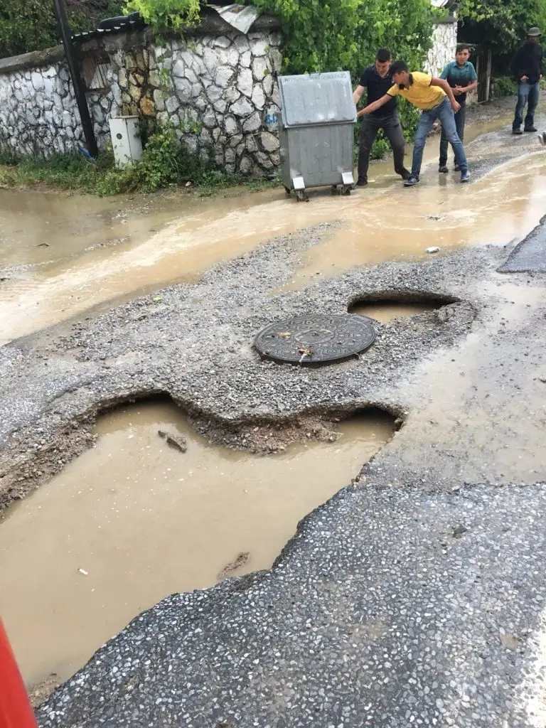 Sığacık yolu trafiğe kapandı!