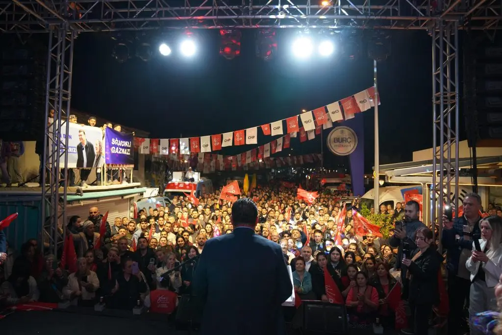 Sığacık’ta dev miting! Kocaoğlu’ndan Başkan Yetişkin’e destek