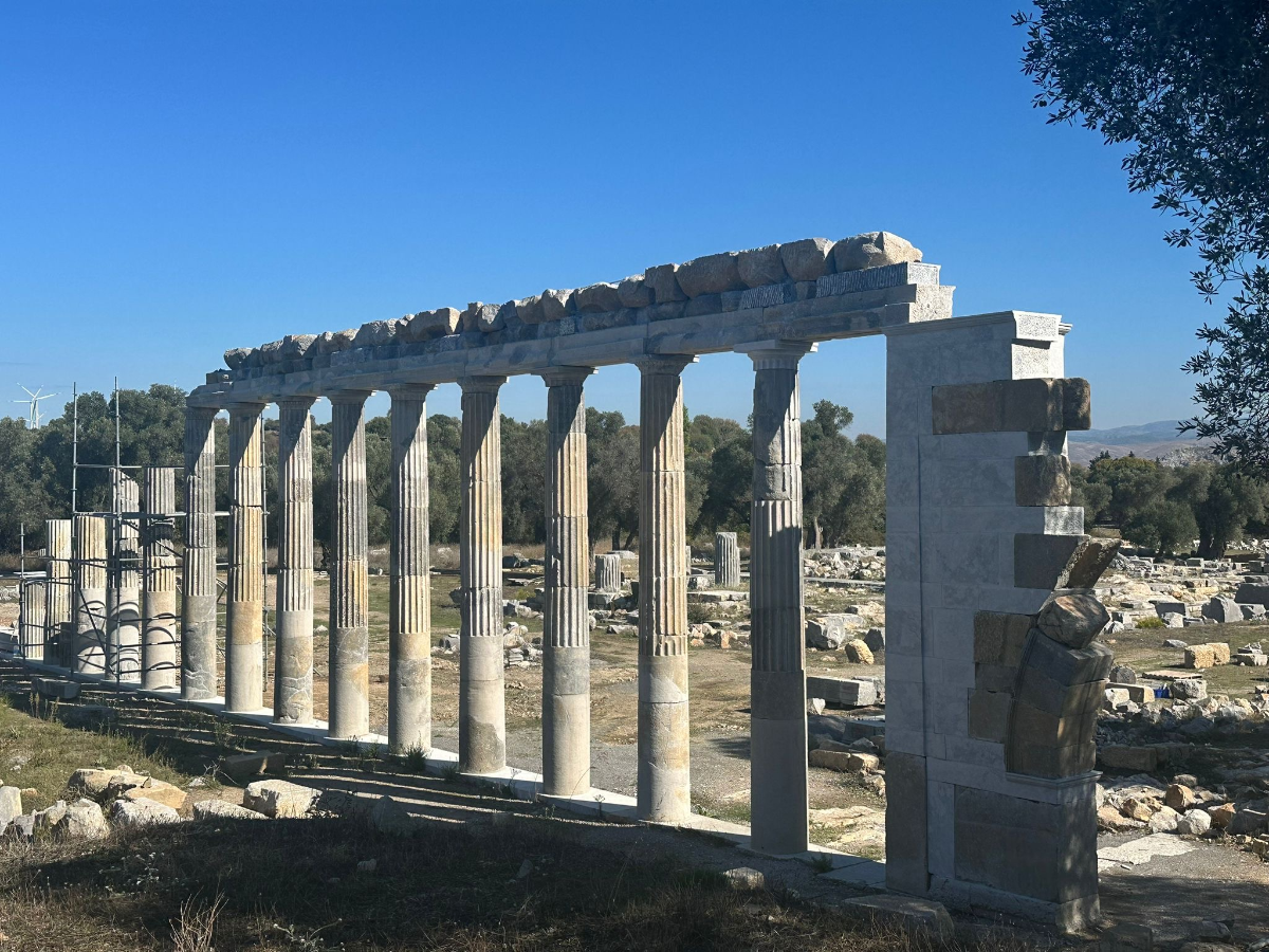 Teos Antik Kenti’nde Dionysos Tapınağı yeniden yükseliyor