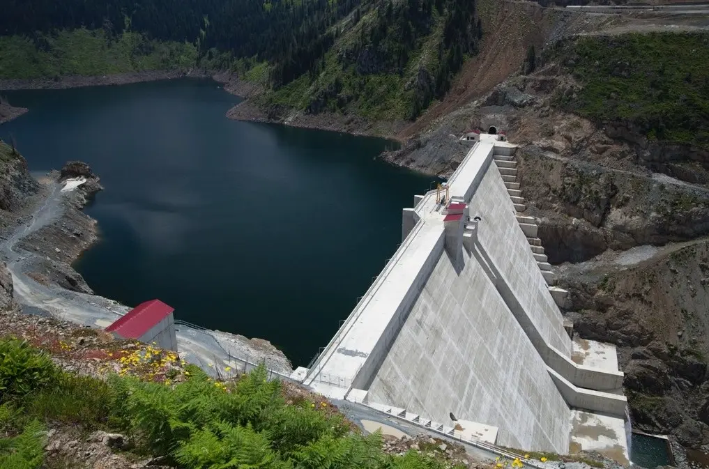 Teos Marina yenilenebilir enerjiye gönül verdi