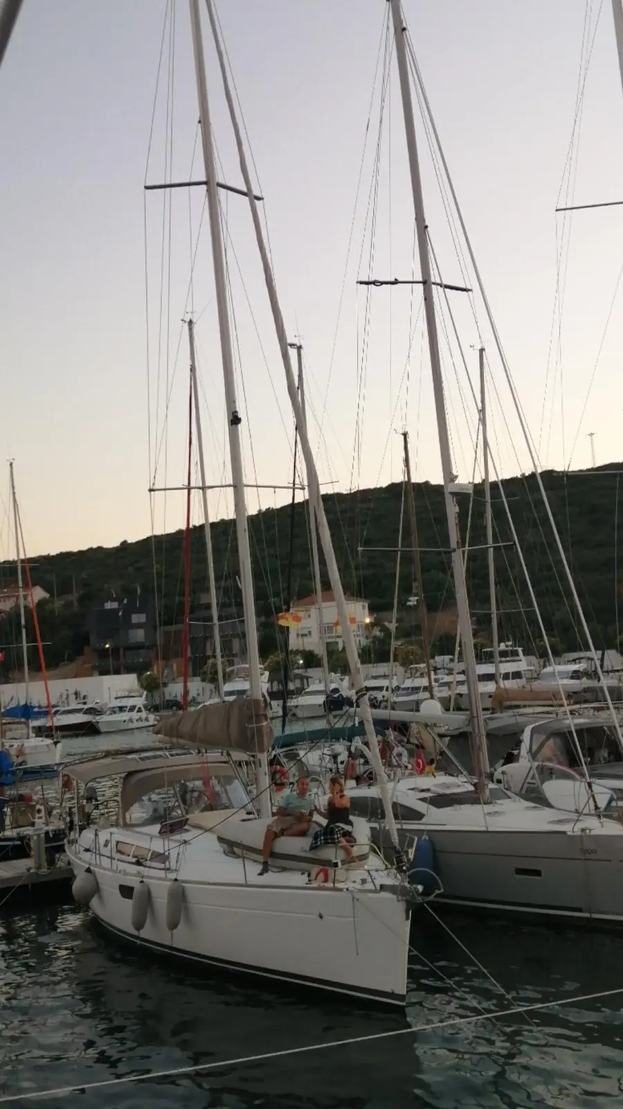 Teos Marina’da deniz üstünde konser