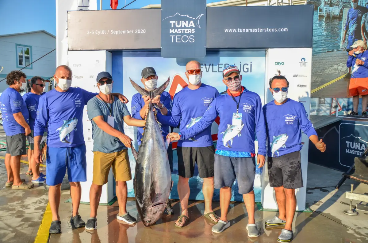 Tuna Masters Teos’ta en büyük balık Özgener’in Tornado ekibinden geldi