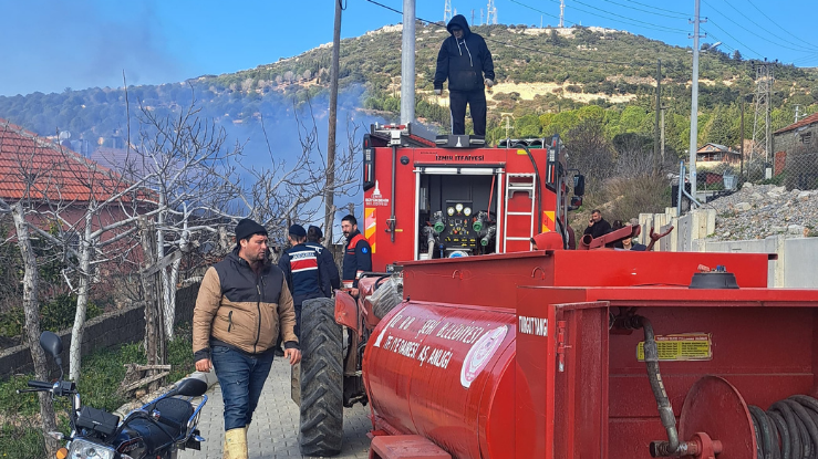 Turgut'ta bir evin deposunda çıkan yangın hızlı müdehaleyle söndürüldü