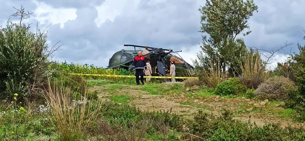 Urla Bademler Köyü’ne askeri helikopter zorunlu iniş yaptı